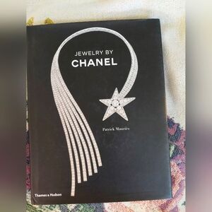 Jewelry by CHANEL Book